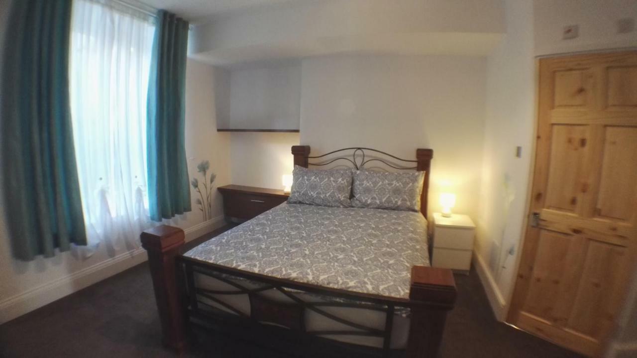 Large Garden Flat Near Marine Lake Weston-super-Mare Buitenkant foto