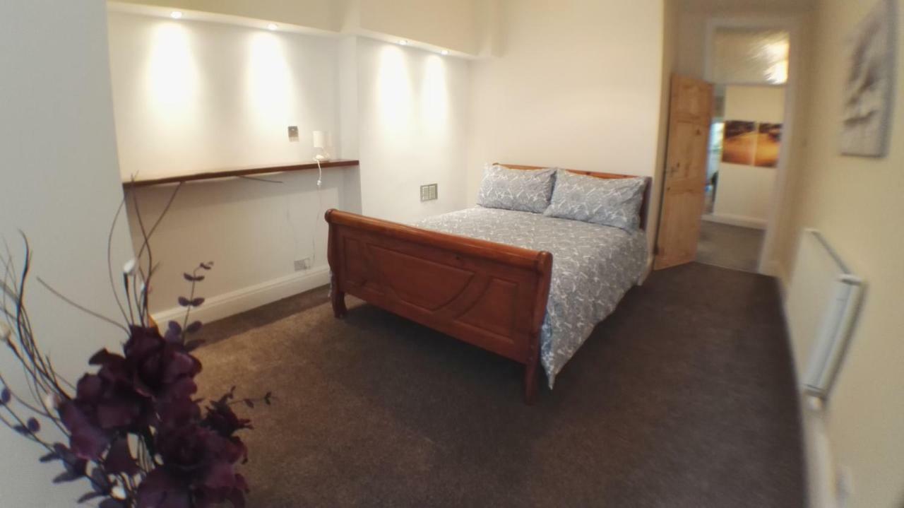Large Garden Flat Near Marine Lake Weston-super-Mare Buitenkant foto